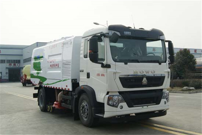 FAW TRUCKS Debuts J7 and Tiger 6G