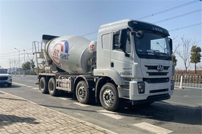 FAW TRUCKS Debuts J7 and Tiger 6G