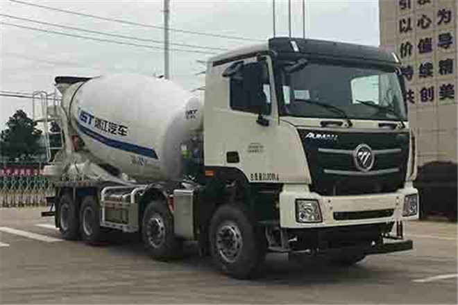 FAW TRUCKS Debuts J7 and Tiger 6G