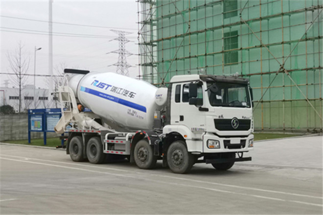 FAW TRUCKS Debuts J7 and Tiger 6G