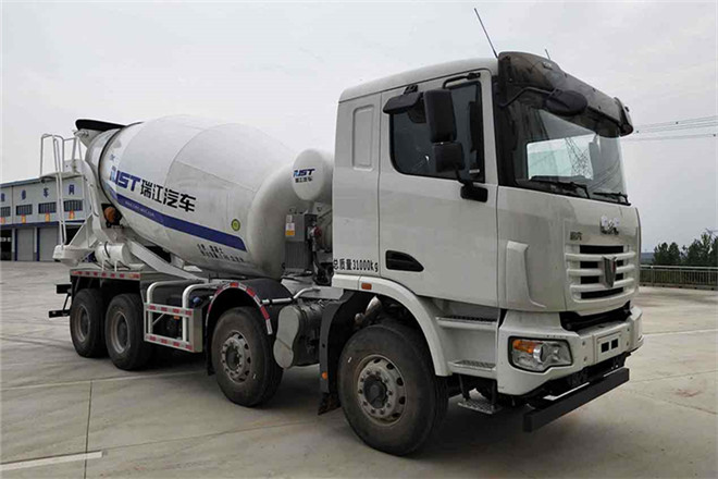 FAW TRUCKS Debuts J7 and Tiger 6G