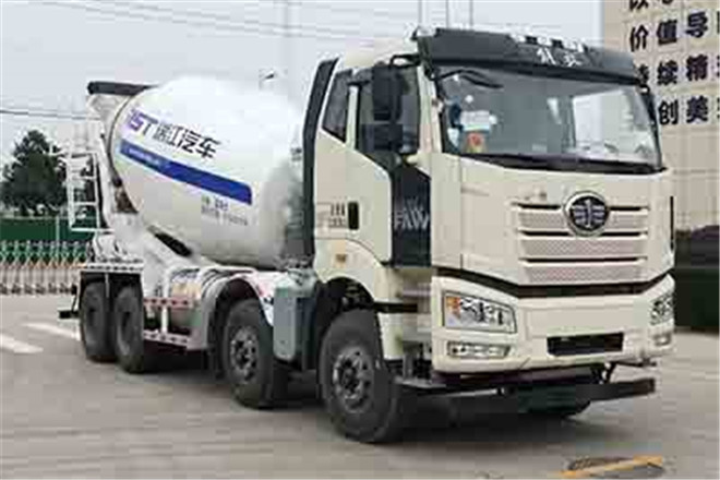 FAW TRUCKS Debuts J7 and Tiger 6G