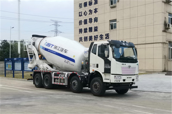 FAW TRUCKS Debuts J7 and Tiger 6G