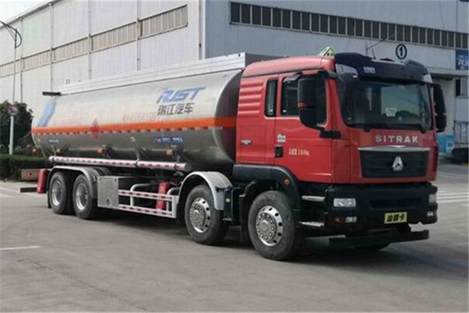 FAW TRUCKS Debuts J7 and Tiger 6G