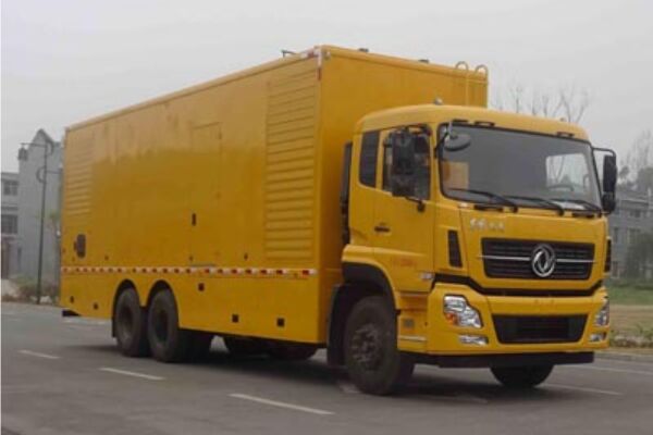 FAW TRUCKS Debuts J7 and Tiger 6G