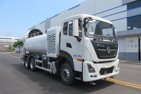 FAW TRUCKS Debuts J7 and Tiger 6G
