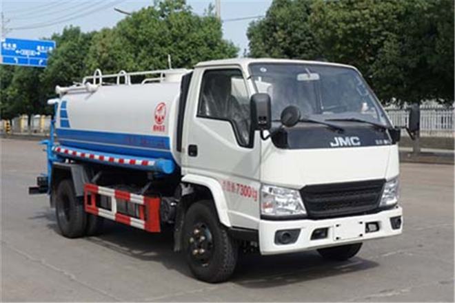 FAW TRUCKS Debuts J7 and Tiger 6G