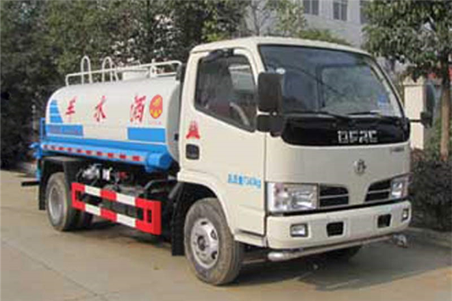 FAW TRUCKS Debuts J7 and Tiger 6G